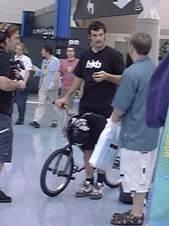 DSCF0053_a.jpg (22828 bytes)